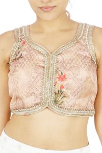 Blouse traditionnelle sans manches brodée pour femme, col fleuri, coupe courte avec logo frontal, idéale pour les tenues de soirée - Product Image 4
