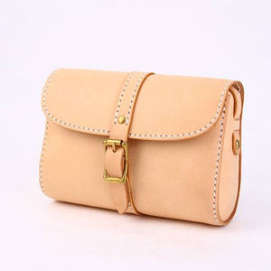 Sac à main en cuir véritable fait main avec rabat et boucle, bandoulière unique, sac de voyage quotidien pour femme - Product Image 1