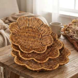 Juego de Cestas de Mimbre Hechas a Mano en Vietnam, 3 Piezas, Bandeja de Servir de Ratán con Forma de Flor, Cesta Decorativa de Almacenamiento - Product Image 1