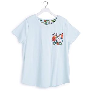 Colección de ropa de verano: Camisetas cómodas de marca privada, estilo casual con hombros caídos para mujer a bajo precio. - Product Image 1