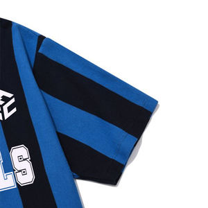 Camiseta personalizada con rayas verticales para hombre - Camiseta gráfica retro azul y negra estilo streetwear 100% poliéster - Product Image 5