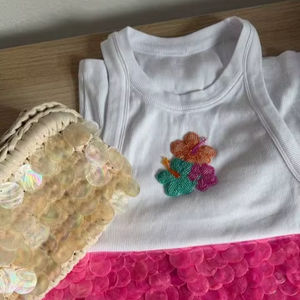 Estrella Bordada a Mano con Cuentas de Cristal y Vidrio, Diseño Personalizado para Top de Mujer - Regalo de Aniversario y Bautizo - Product Image 1