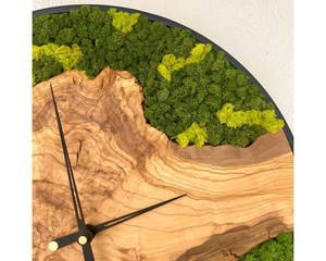 Custom Logo Silent Solid Wood Wall Clock with Preserved Moss Rustic Non-Ticking Decorative Clock for Home Decor Wholesale - Product Image 2