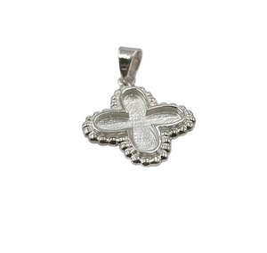 จี้ดีไซน์รูปใบโคลเวอร์เงินสเตอร์ลิง925แข็งเหมาะสำหรับใส่ขี้เถ้าและเรซินเครื่องประดับเพื่อความมีเสน่ห์ของนมแม่สำหรับผู้หญิง - Product Image 1