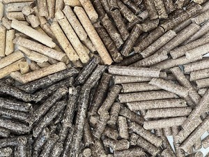 Granulés de bois industriels – Combustible biomasse à haute valeur calorifique pour chaudières et centrales électriques, faible humidité, longue durée de combustion et efficacité - Product Image 3