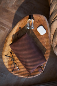 Handmade Stylish Durable Fit Comfortable Portable Zipper Closure Vintage Leather Cosmetic Bag for Makeup Storage and Travel - Product Image 3