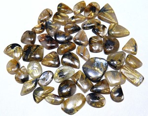 ควอตซ์รูไทล์สีทองธรรมชาติแบบขายส่ง พลอยคาโบชอง ควอตซ์รูไทล์เนื้อเรียบสวยงาม สำหรับทำเครื่องประดับ - Product Image 1