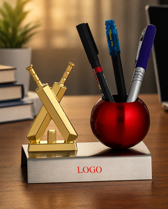 Trophée lettre X plaqué or avec porte-stylo rouge sur base métallique, logo gravé, porte-stylo sur le thème du cricket, articles promotionnels - Product Image 1