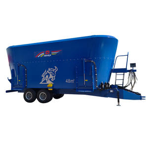 Mélangeur TMR horizontal monté sur tracteur pour le broyage et le mélange des aliments pour bovins et moutons - Product Image 4