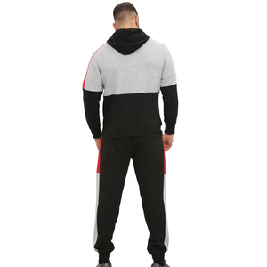 Vêtements de sport pour hommes en gros : Survêtements avec logos personnalisés, pantalons de survêtement et sweats à capuche tendance – Tenues de sport 100 % coton imperméables - Product Image 3