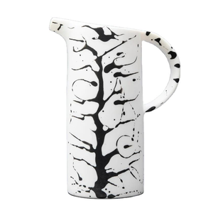 Carafe moderne en résine, écologique, compatible lave-vaisselle, design abstrait noir et blanc, durable, personnalisable, pour servir les boissons lors de fêtes - Product Image 2