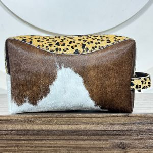 กระเป๋าเครื่องสำอางหนังวัวแท้มีซิปสำหรับผู้หญิงใหม่โลโก้ออกแบบได้ตามต้องการกระเป๋าเครื่องสำอางสำหรับเดินทางทำจากหนังลายเสือดาว - Product Image 5