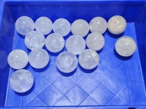 Esferas de Cuarzo Cristalino al por Mayor, Suministros Naturales Hechos a Mano, Bolas Impermeables, Piedras, Esferas de Cristal, Cristal Amayra, Gujarat - Product Image 6
