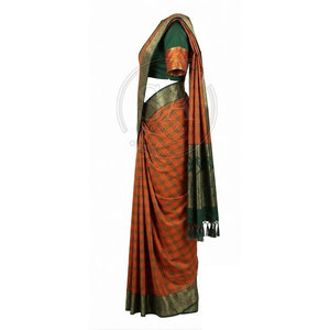 Sari festif pour femme, robe drapée élégante et traditionnelle, vêtement ethnique orné pour cérémonie de mariage, fête et célébration - Product Image 4