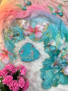 Sari imprimé papillon, tenue indienne pour femme, coupe classique, idéal pour les fêtes et mariages, accompagné d'un chemisier numérique en tissu fluide. - Product Image 3