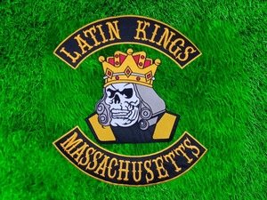 Parche Bordado de los Latin Kings Massachusetts – Diseño Calavera y Corona para Motociclistas, Termoadhesivo o para Coser en Chaquetas y Chalecos - Product Image 1