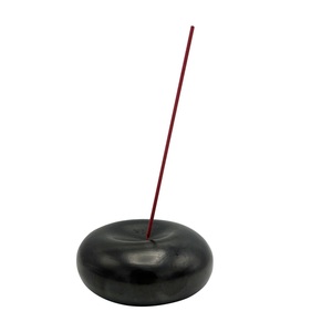 Base para Incienso Negra Brillante y Elegante, Soporte Circular Contemporáneo para Varillas de Incienso, Decoración para el Hogar, Meditación, Uso en Todas las Estaciones - Product Image 3