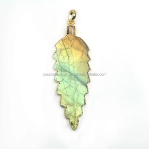 Coszcalt Exports Pendentif en argent de style vintage en forme de feuille de labradorite, plaqué or rhodié, certifié par une tierce partie, unisexe - Product Image 3