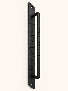 Poignée de meuble longue en fer rustique traditionnelle avec finition métallique vintage classique pour tiroirs, portes et armoires de cuisine - Product Image 2