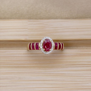 Anillo de Oro Amarillo de 14K con Rubí Natural y Halo de Diamantes para Mujer |   Joyería Fina con Corte Ovalado para Compromiso y Aniversario, Venta al por Mayor - Product Image 2