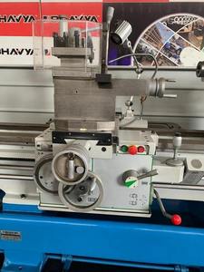Torno CNC de Precisión con Eje de 52 mm, Cabezal Totalmente Engranado, 4.6 Pies, Equipo de Taller Compacto de Servicio Mediano - Product Image 2