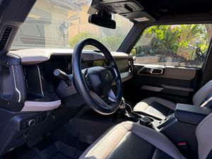 Compra de Auto Usado: Ford Bronco Wildtrak SUV 2022, Listo para Envío Mundial - Product Image 2