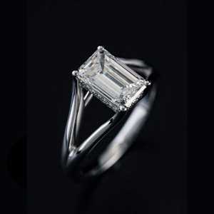 Anillo de Diamante Moissanite de Plata 925, 2.5ct, Banda de Esmeraldas, Anillo de Compromiso y Aniversario de Bodas, Chapado en Rodio - Product Image 1