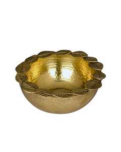 Bol en aluminium martelé fait main audacieux avec motif feuille, style contemporain, écologique et durable pour le service alimentaire et les cadeaux de mariage - Product Image 3