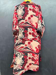 Kimono de Seda Crepé Suave Vintage de Lujo para Mujer |   Estampado floral hecho a mano con cuello en V y cintura elástica de manga corta |   Primavera Verano - Product Image 5