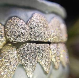 Joyas Dentales Diamond Grillz Fabricadas en India para Eventos de Estilo Hip Hop y Moda Urbana Disponibles a un Precio Competitivo - Product Image 5