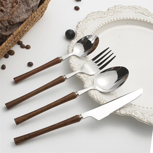 Juego de Cubiertos Clásicos Premium de Acero Inoxidable Estilo Occidental con Acabado Espejo, Cuchillo, Tenedor y Cuchara Sostenibles, Marca PHC, Hecho en India - Product Image 3