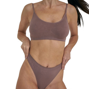 กางเกงในกีฬาผู้หญิงไร้ตะเข็บ แผ่นรองถอดได้ ยืดหยุ่นสูง น้ำหนักเบา ระบายอากาศดี ซัพพอร์ตปานกลาง ทรง Racerback ผ้าไนลอนผสมสแปนเด็กซ์ เหมาะสำหรับโยคะ - Product Image 2