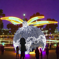 Toprex décor extérieur personnalisé projet commercial 3d grand led déco motif boule arc lumières lumière de Noël