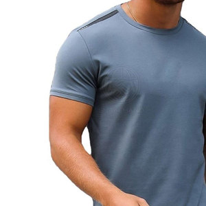 Ensemble tendance t-shirt et short de sport pour homme, tissu respirant, idéal pour l'entraînement et les vêtements de sport décontractés - Product Image 6