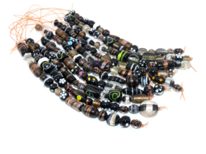 EXCEL EXPORTS STR-BK Ensemble de 10 brins de perles en verre soufflé noir multi-styles pour la fabrication de bijoux et la décoration - Product Image 5