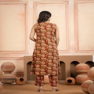 Conjunto de pantalón y Kurti estampado marrón para mujer, ropa étnica sin mangas, conjunto de Kurti informal y recto - Product Image 2