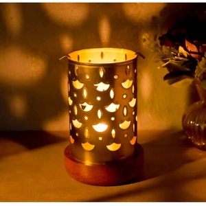 เชิงเทียนทรงกระบอกทองเหลืองลายดอกไม้ ทนความร้อน ตกแต่งบ้าน - Product Image 6