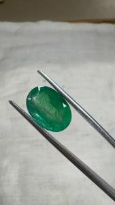 Vente en gros de pierres précieuses vertes certifiées, émeraude naturelle de Zambie de 4,39 carats, taille ovale, pour la fabrication de bagues, pendentifs et bijoux - Product Image 3