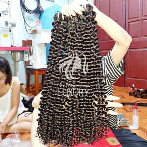 Lot de cheveux humains Remy bouclés et ondulés profonds avec fermeture frontale 13*4 - Product Image 3