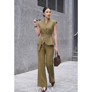 Conjunto de Pantalones de Oficina de Dos Piezas para Mujer, Top con Manga Corta y Cinturón, Pantalones Acampanados, Crema, Elástico, Spandex, Fabricante OEM ODM NELLY - Product Image 3