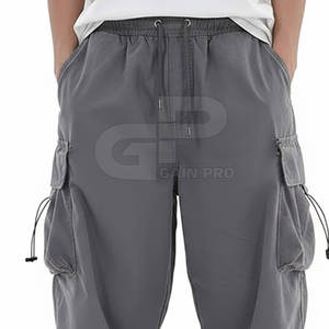 Pantalon cargo pour homme d'inspiration utilitaire, style streetwear, design de poches élégant, coupe confortable, idéal pour les voyages et les tenues décontractées - Product Image 6