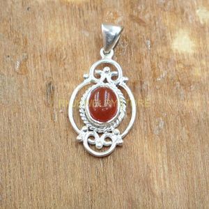 Colgante de Plata de Ley 925 con Cabujón Ovalado de Cornalina Roja Natural, Diseño Bohemio Vintage con Filigrana, Hecho a Mano por Artesanos - Product Image 6