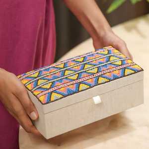 กล่องใส่เครื่องประดับทรงสี่เหลี่ยมสีชมพูลายดอกไม้ ยี่ห้อ B.H CRAFTS กล่องเก็บของสวยงามสำหรับเครื่องประดับและของตกแต่งบ้าน - Product Image 5
