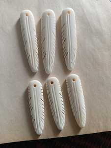 Colgante de Pluma de Hueso Tallado a Mano de Primera Calidad, Amuletos de Hueso Bovino Ético para la Creación de Joyería Boho, Cuentas Artesanales Naturales - Product Image 4