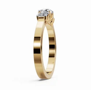 Bague en diamant de laboratoire rond The Eternal Trio, ornée de trois pierres brillantes dans un cadre élégant et intemporel - Product Image 2