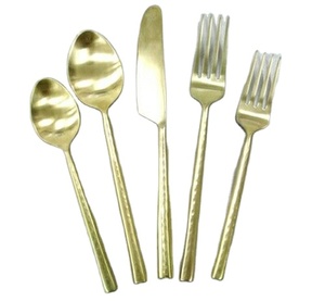Dernier modèle Couverts en métal avec poignée de finition dorée Couverts portugais commerciaux en acier inoxydable dans une boîte cadeau - Product Image 1