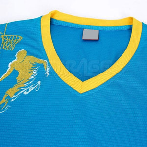 Uniforme de basketball en polyester de haute qualité, coupe décontractée, tissu respirant, service OEM et look professionnel - Product Image 2
