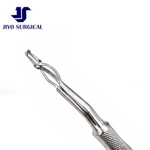 Instrumento Quirúrgico Oftálmico Profesional Koch-Salz para Separación de Núcleos con Diseño Angulado de Acción Cruzada - Product Image 1