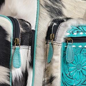 Sac à dos en cuir gaufré turquoise avec empiècements imprimés animaliers, forme carrée, fermeture éclair, bandoulière, style bohème, usage quotidien - Product Image 5