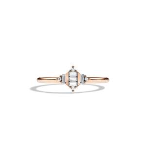 Anillo de compromiso de oro de 14k para mujer con diamante de corte esmeralda y engaste de púas estilo floral - Product Image 1